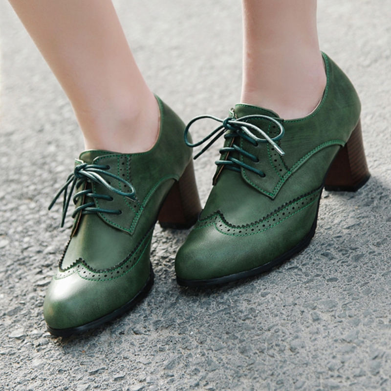 Guipure Lace Panel - Vintage Women's High Heels Loafer Shoes